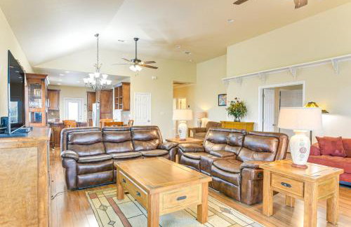 Walk to Beach! Bayfront Coastal Gem in Gilchrist - Foto 3