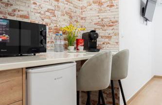 Emily Suites - Photo 38