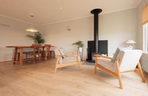 Sunset Lodge, River View & Log Burner - Foto 21