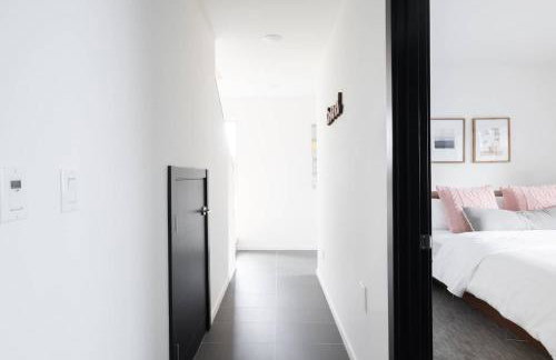 Designer Urban Retreat w Rooftop Deck & Fireplace - Foto 20