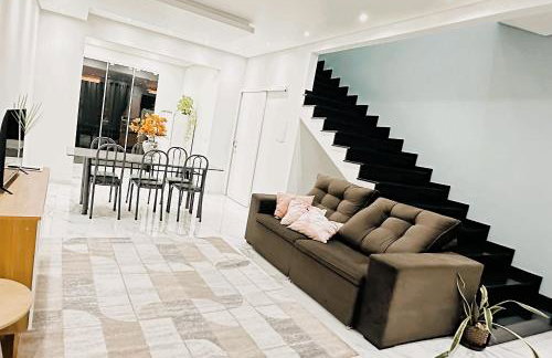 Sobrado aconchegante e espaçoso, ótima opção! - Foto 4