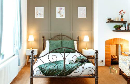 *Luke Stays Oswald Terrace* - Foto 42