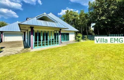 Ferienhaus Villa EMG Gelsenkirchen nah Essen Dortmund mit Pool und Garten für Familien Gruppen bis 21 Personen - Foto 1