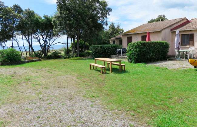 3 bedroom House in Talasani with garden and terrace - Photo 12