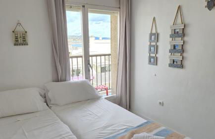 Bright Apartment with Two Balconies and a Seaside Pool - Foto 23