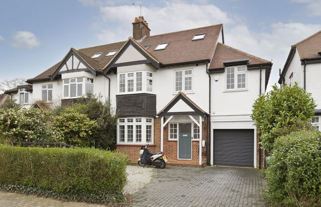 Wonderful Family Home With Garden Near Twickenham by Underthedoormat - Foto 36