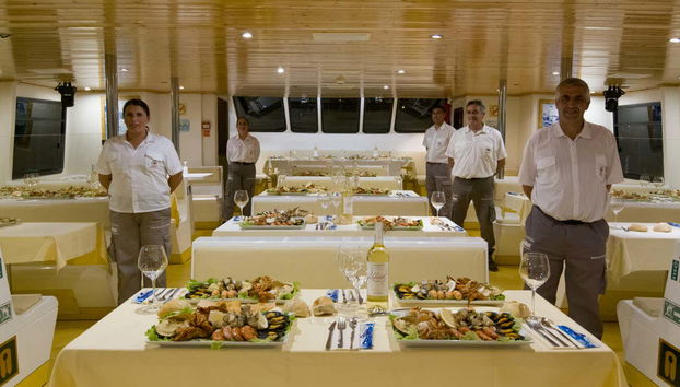 Mariscada y queimada en la ría de Arosa - Foto 2