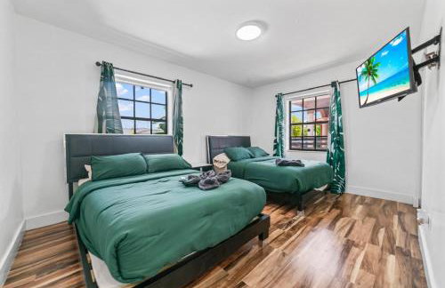 Luxury Vacation House in Miami’s Center! - Photo 24