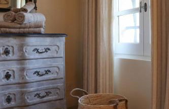 La Grande Bourgade-Authentique Maison en Pierre avec Terrasse Climatisation au Cœur d'Uzès - Foto 17