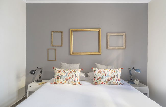 Lovely and Central 4 BR Apartment - Photo 16