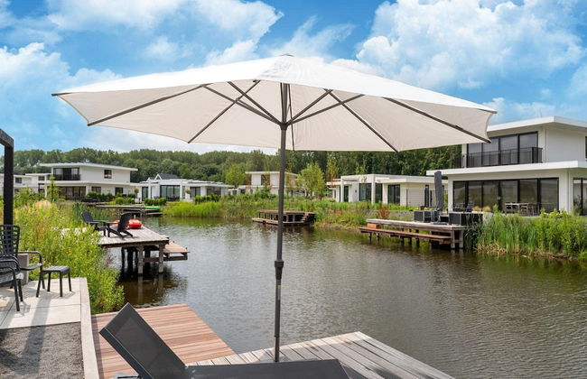 Chic Family Villa With Play Area - Photo 25