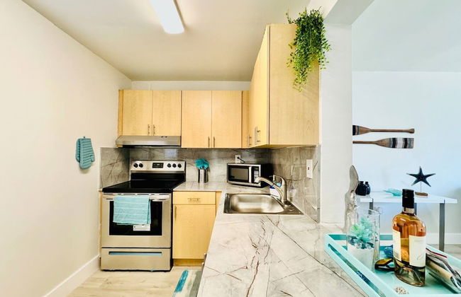 Waterfront 1BR Parking Walk to the Beach - Foto 5