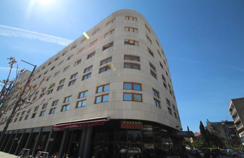 Happy Brothers - Center of Split - Foto 30