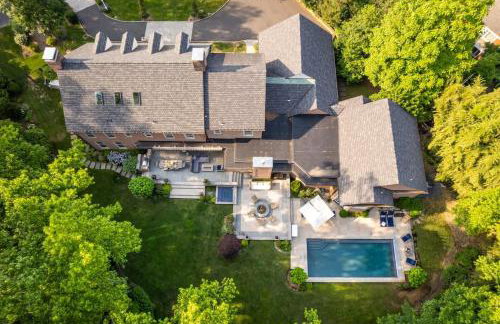Luxury Princeton Estate Pool, Hot Tub, Sleeps 20 - Photo 5