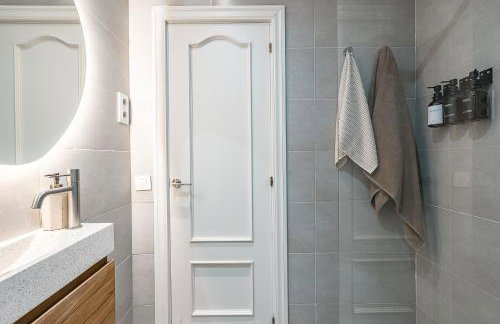 Barcelona Stadium Luxury Apartment - Photo 44