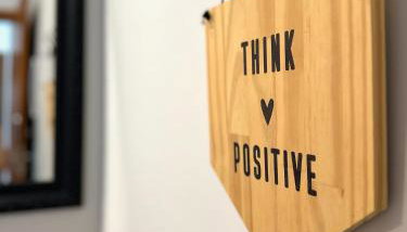 Apto Excelente C/Ar, Varanda Gourmet e Piscina - Foto 3