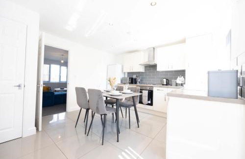 Contemporary 3 Bedroom Home with Garden & Parking - Foto 22