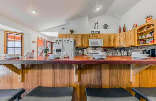 Blue Spruce Retreat by Ruidoso Vacation Rentals - Foto 26