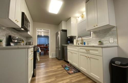 Charming Brick Home with bonus space & foosball - Foto 3