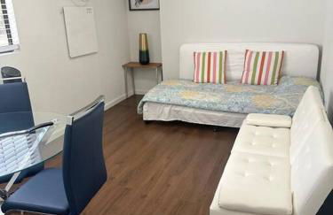 Fabulous Guesthouse in Mount Helix La Mesa - Photo 1