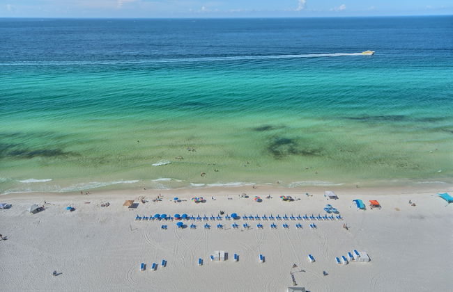 Wondrous Condo with Beach Access and Poolside Beach - Unit 2103 by RedAwning - Foto 33