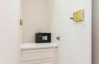 Madrid Río Apartment - Photo 16