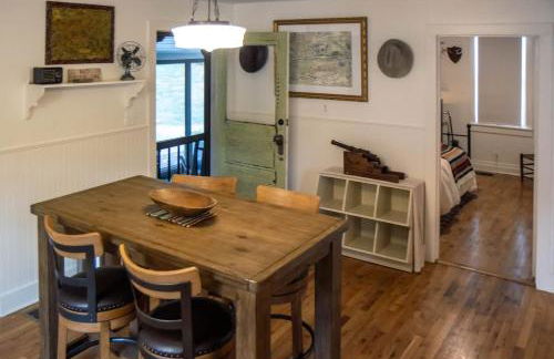 Leipers Fork Village Bungalow with Hot Tub & Firepit - Foto 14