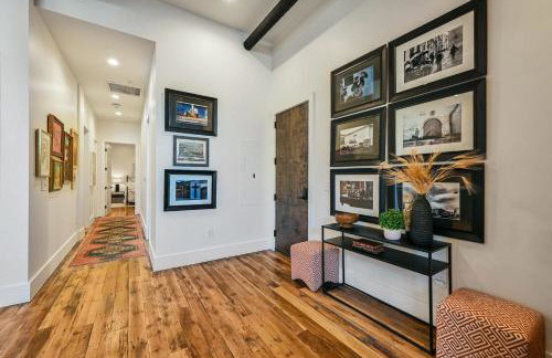 Impressive 2 bed 2 and a half bath City Center Condo with EV Charger - Foto 6