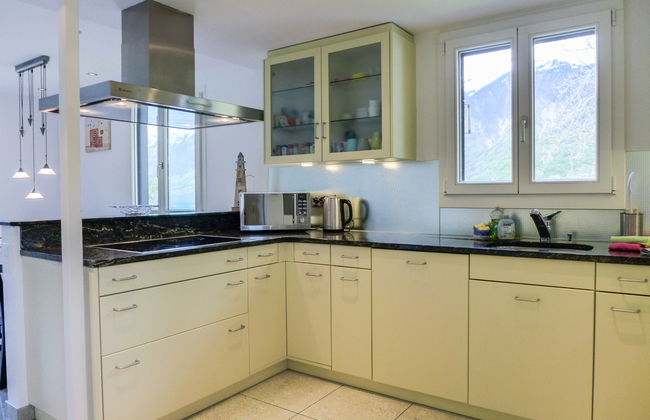 4 bedroom House in Brienz with garden and terrace - Photo 4