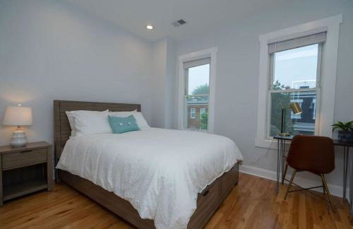 Modern 4BR Columbia Heights Gem Walk 2 Metro & Shops - Foto 29