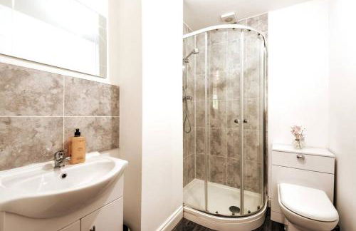 Liverpool City Centre - Fabulous 3 En-suite Bedrooms - Sleeps 10 People - Foto 2