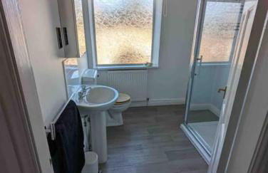 3 Bedrooms & 2 Showers - Home From Home - Foto 13