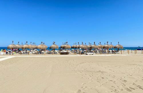 Fuengirola Holiday Apartment w/Balcony View & Pool - Photo 24