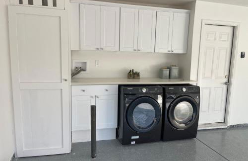 Quiet Community, Stylish Escape - Photo 28