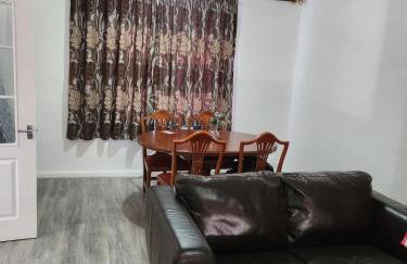 5 minutes from station and 1 minute to A13 - Foto 4