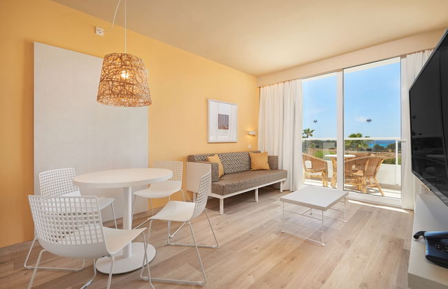 Protur Vista Badía Aparthotel - Photo 9