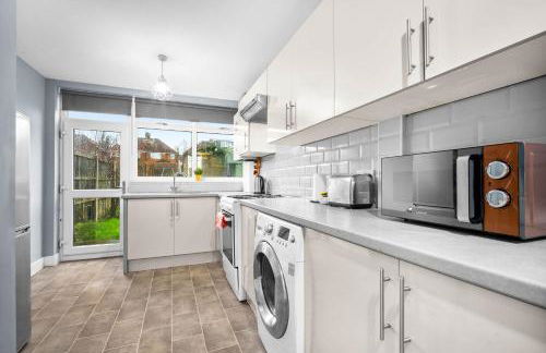 Stylish 3 Bedroom House - Parking - Garden - Great Barr - Netflix - Top Rated -121J - Foto 4