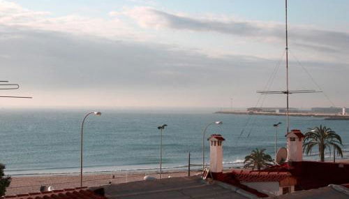 The Place to Be - Photo 2