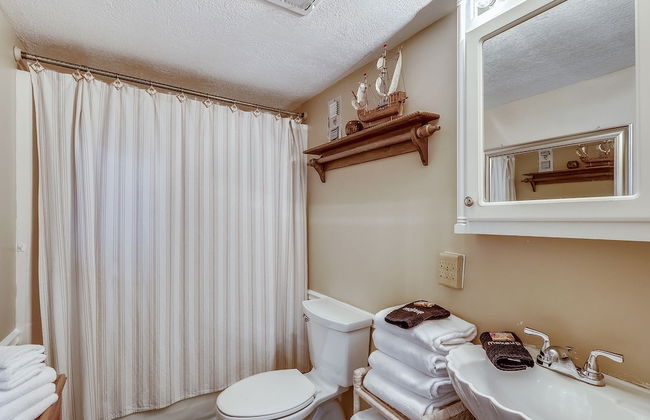 Dolphin Point 202a 2 Bedroom Condo by RedAwning - Foto 18