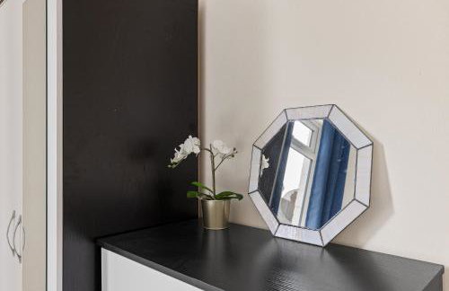 The Victoria - Quaint Victorian Home With Free Parking - Foto 29