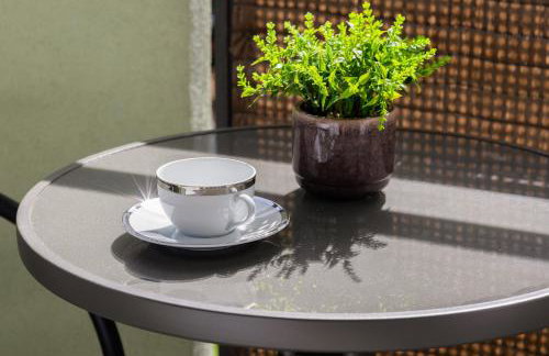 Apartament na Parterze z Parkingiem i Biurkiem do Pracy Zdalnej w Piasecznie by Noclegi Renters - Foto 25