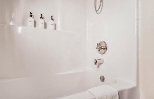 The Moondance Cabin by Lightfoot Stays Vacation Rentals - Photo 34