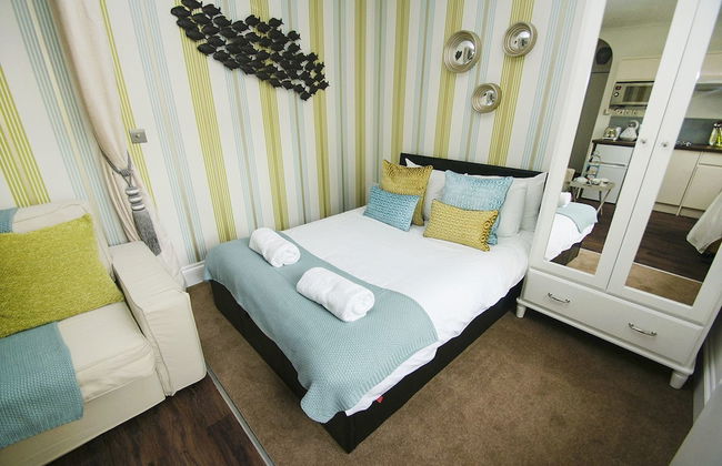 Between Piers Central by Brighton Holiday Lets - Photo 1