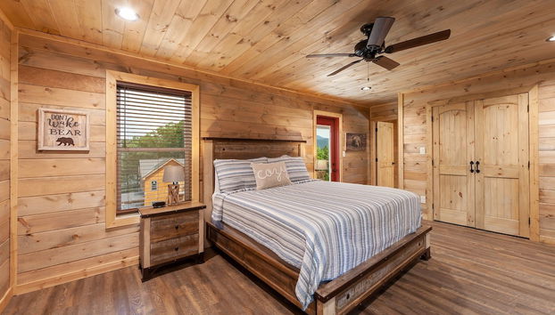 Thunder Mountain Lodge 5 Bedroom Cabin by RedAwning - Foto 4, Habitación