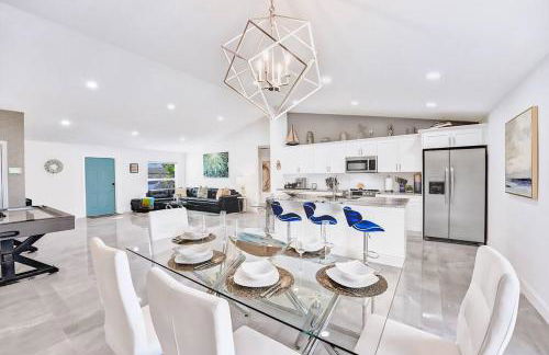 Glamorous Newly Built Pool Home, Tiki Hut, Huge Patio, Air Hockey in Delray Beach Near The Ave! - Foto 13