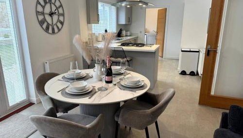 Luxury 4BR Detached Exec Home - Foto 2