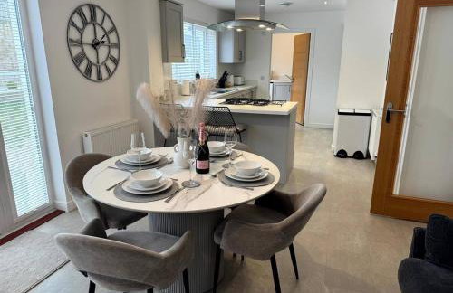 Luxury 4BR Detached Exec Home - Foto 2