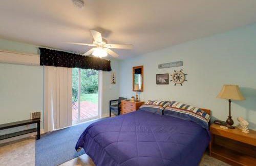 Herron Island Cabin with Deck Walk to Beach! - Foto 10