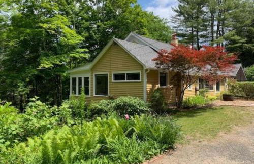 Luxurious Riverfront Cottage with a Hot Tub and a Fireplace near the Twin Lakes, Connecticut - Foto 60