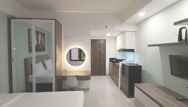 Relaxing Studio At 5Th Floor Altuz Seturan Yogyakarta Apartment - Foto 2, Habitación